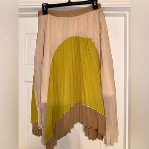 Flowy nude and green, pleated skirt